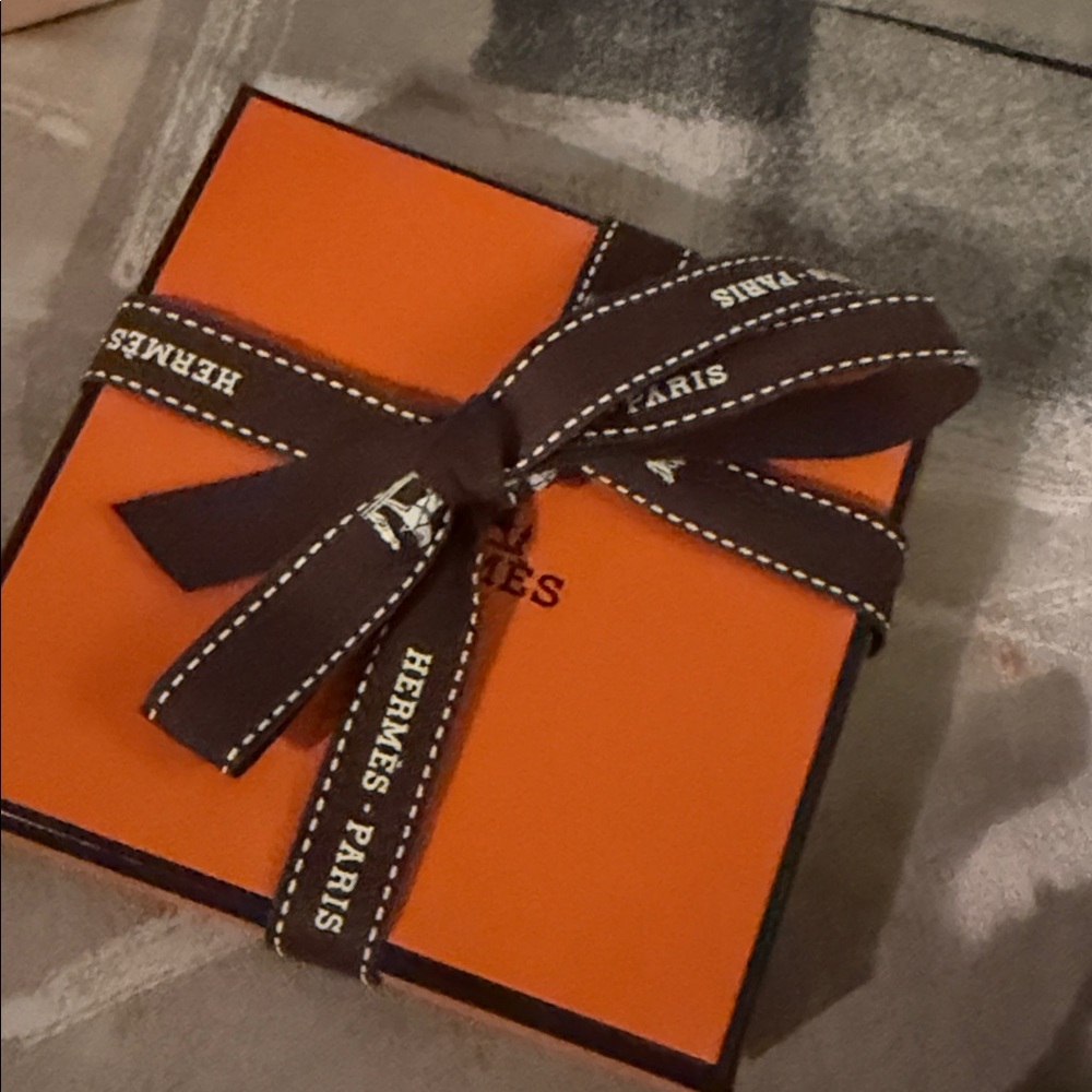 Hermes Orange Gift Box with Brown Ribbon bracelet box - Picture 3 of 3